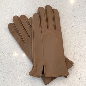 NWOT Camel genuine leather gloves